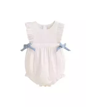 Белый комбинезон для девочки с синими боковыми завязками в плюмети Dadati