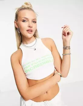 Белый кроп-жилет Edikted с невероятным рисунком