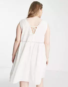 Белый мини-сарафан без рукавов с вышивкой и завязками ASOS DESIGN Curve
