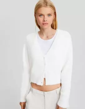 Белый пушистый трикотажный кардиган Bershka