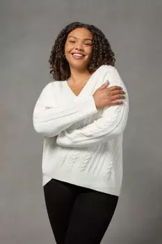 Белый свитер с V-образным вырезом косой вязки Live Unlimited, белый