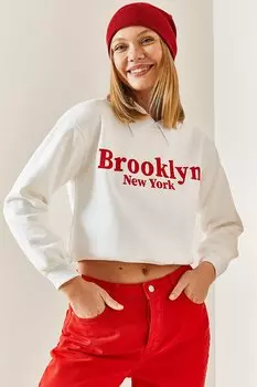 Белый свитшот с круглым вырезом и текстом 4KXK8-47752-01 XHAN