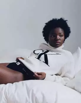 Белый свободный свитер Calvin Klein Jeans