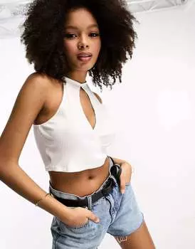 Белый топ-кроссовер в рубчик с лямкой на шее ASOS
