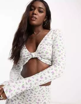 Белый топ с длинными рукавами и закрученным передом ASOS