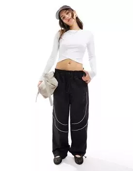 Белый топ в рубчик с длинными рукавами и отстрочкой Pimkie