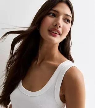 Белый топ в рубчик с круглым вырезом New Look, белый