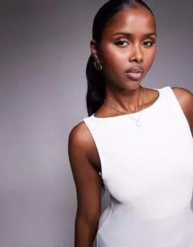 Белый трикотажный топ River Island с асимметричным вырезом горловины