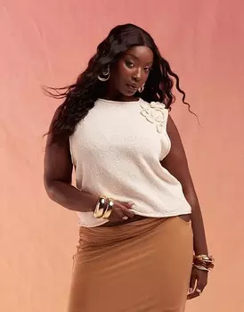 Белый вязаный топ без рукавов с цветочным узором ASOS DESIGN Curve