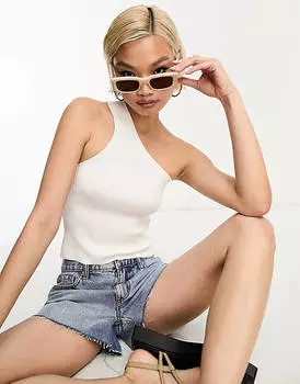 Белый вязаный топ на одно плечо с ребристой отделкой ASOS DESIGN
