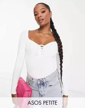 Белый вязаный топ с вырезом в форме сердца и шнуровкой спереди ASOS DESIGN Petite