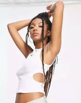 Белый жилет в рубчик с вырезами COLLUSION