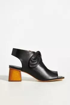 Бернардо Лиззи на каблуках Bernardo, черный