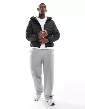 Bershka – черный легкий пуховик с капюшоном