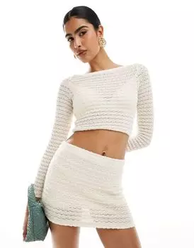 Bershka — фактурная мини-юбка цвета экрю