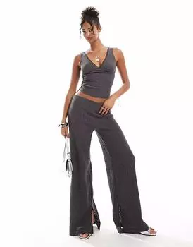 Bershka - Расклешенные брюки со сборками антрацитового цвета, в комплекте