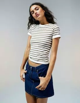 Бесшовная футболка в мини-полоску нейтральных оттенков ASOS DESIGN