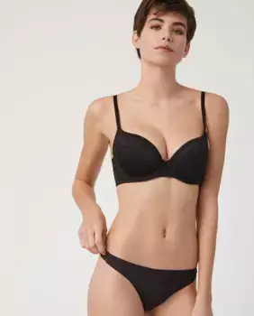 Бесшовные кружевные стринги Ysabel Mora, черный