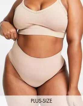 Бесшовные моделирующие стринги Spanx Curve бежевого цвета