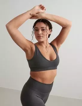 Бесшовный бюстгальтер Aim'n Shadow серого цвета с глубоким вырезом