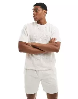 Бежевая футболка с текстурой «елочка» Bershka