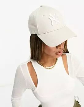 Бежевая кепка New Era 9forty NY Yankees