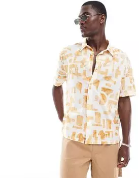 Бежевая рубашка с геометрическим принтом Bershka