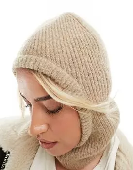 Бежевая супермягкая вязаная шапка & Other Stories