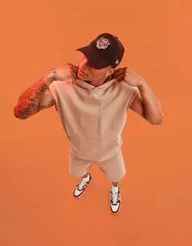 Бежевая тяжелая толстовка без рукавов ASOS DESIGN