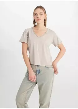 Бежевая женская футболка с V-образным вырезом W241664614-Футболка с V-образным вырезом Wrangler, бежевый