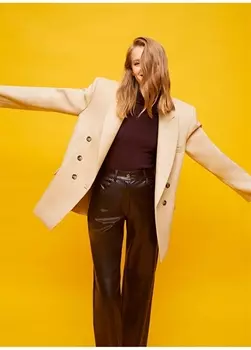 Бежевая женская куртка Nocturne