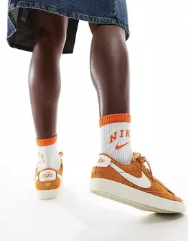 Бежево-белые кроссовки Nike Blazer Low '77