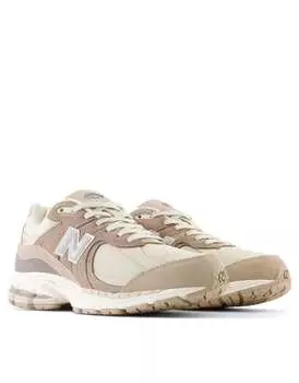 Бежево-серые кроссовки New Balance 2002