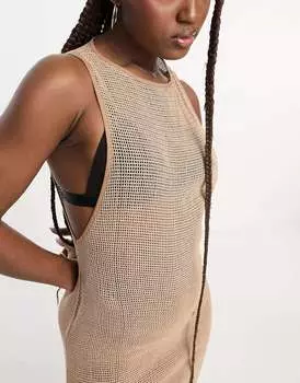 Бежевое платье макси с разрезом по бокам SNDYS