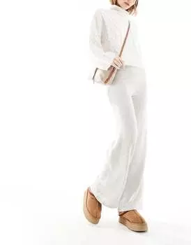 Бежевые брюки прямого кроя Pull&Bear Soft Touch