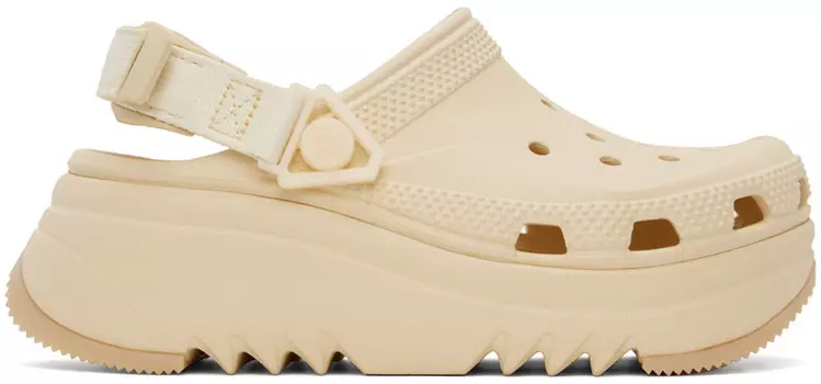 Бежевые сабо Hiker Xscape Crocs, цвет Vanilla