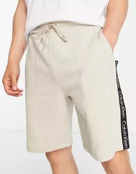 Бежевые шорты с окантовкой Calvin Klein Performance