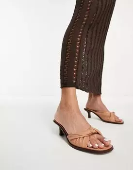 Бежевые туфли-мюли на среднем каблуке с закрученными деталями ASOS Hither
