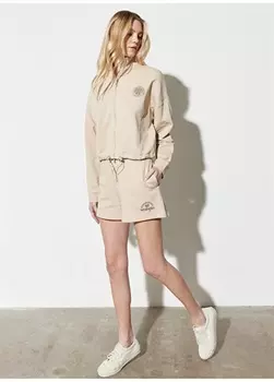 Бежевые женские шорты стандартного кроя с эластичной резинкой на талии Wrangler