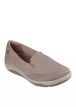 Бежевые женские кроссовки на плоской подошве Skechers