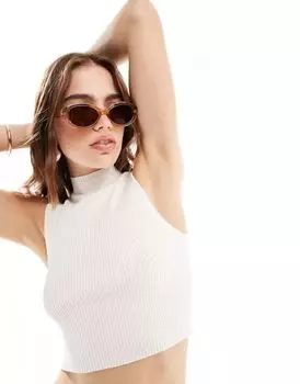 Бежевый топ тонкой вязки без рукавов с высоким воротником Bershka