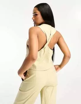 Бежевый жилет строгого кроя с закручивающейся спинкой Pull&Bear