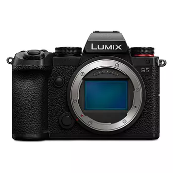 Беззеркальная камера Panasonic Lumix S5 Body, черная