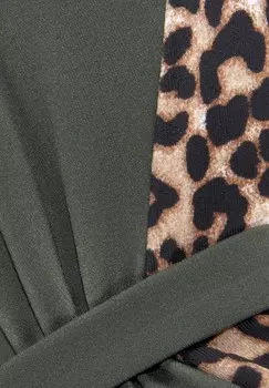 Бикини-топ Bandeau Bikini LASCANA, оливково-зеленый