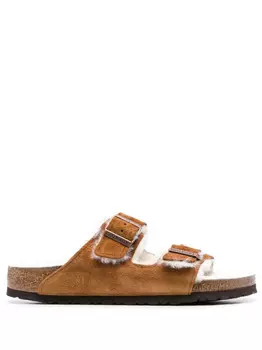 Birkenstock сандалии Arizona с отделкой из овчины, коричневый