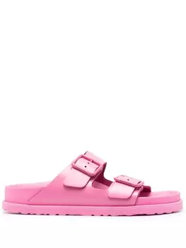 Birkenstock шлепанцы Arizona с тисненым логотипом, розовый