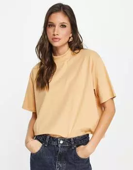 Бисквитная футболка свободного кроя с высоким вырезом ASOS DESIGN