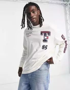 Бледно-белый топ с длинными рукавами и логотипом Tommy Jeans