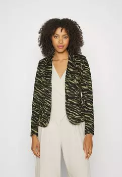 Блейзер b.young