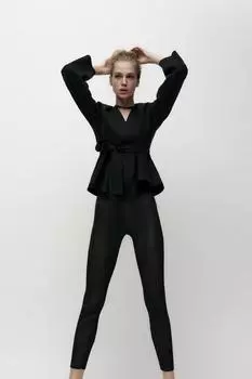 Блейзер с поясом и подплечниками ZARA, черный